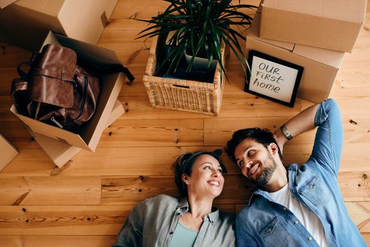 familie-29-umzug-haus-wohnung-kartons-04 Referenzen - aktuelle Baustellen und fertiggestellte Häuser